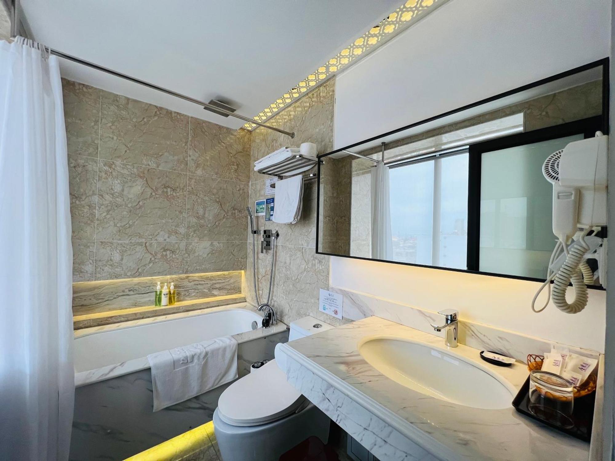 Azumaya Hotel Hai Phong Haiphong Exterior foto